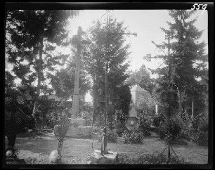 Cléry-sur-Somme (Dep. Somme): Soldatenfriedhof (?)