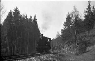 Lok 12, Strecke Gammertingen - Neufra beim aufgelassenen Steinbruch "Waldhof", der um 1932 voll in Betrieb war
