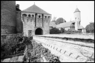 Estavayer-le-Lac: Schloss und Schlosshof, Chenaux