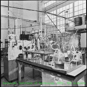 Mixer-Settler-Anlage in der Wiederaufarbeitungsanlage Karlsruhe (WAK)
