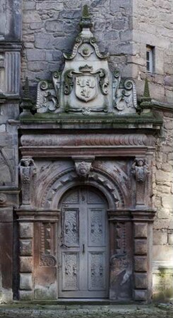 Westflügel — Portal