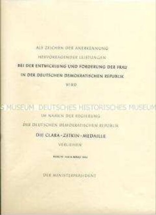 Vordruck der Urkunde zur Clara Zetkin-Medaille (blanko)