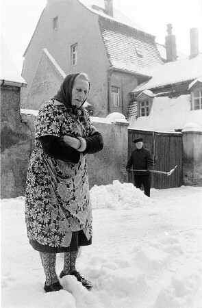 Frau im Winter