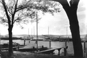 Zierker See : Neustrelitz. Zierker See. Bootsanlegestelle
