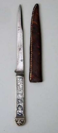 Messer in Lederscheide mit Bischofswappen