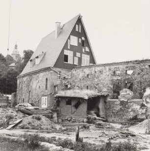 Hauptgebäude : Schloß Döben. Hauptgebäude mit Stallruinen