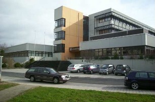 Felix-Fechenbach-Berufskolleg, Eingangsbereich Saganer Strasse