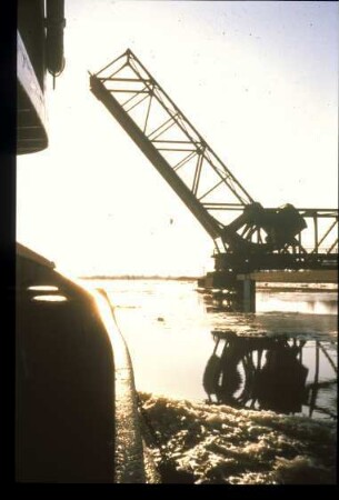 Brücke Weener bei Treibeis