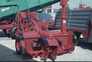 Fotografie: Ein- und Auslagerungstechnik, Flachsilo, Flachsilofräse, Maissilage