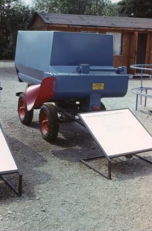 Futterverteilwagen T 036 (Rind) auf AWK 2002