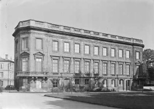 Hôtel de Lisleferme & Naturgeschichtliches Museum