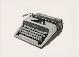 Kleinschreibmaschine "Olympia SM7" der Olympia-Werke