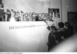 Dresden, Kurt-Fischer Platz (Olbrichtplatz), Nordhalle, Weihnachtsmesse, 1. Dezember 1950