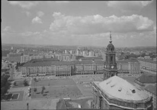 Dresden. Blick vom Rathausturm über die Kreuzkirche und den Altmarkt nach Westen