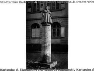 Beichel, Friedrich. Denkmal "Marktfrau" hinter der Kleinen Kirche