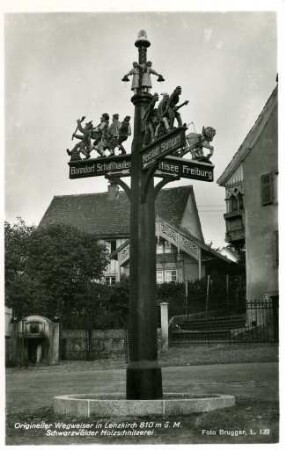 "Schwarzwälder Holzschnitzerei"