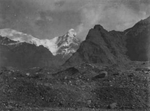 Moräne : Vermutlich eine Moräne an einem Gletscher im Tian Shan Hochgebirge