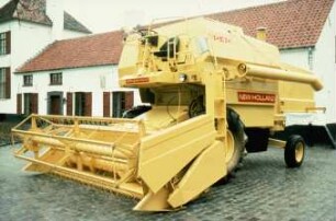 Fotografie: Erntetechnik, Mähdrescher selbstfahrend, Schneidwerk