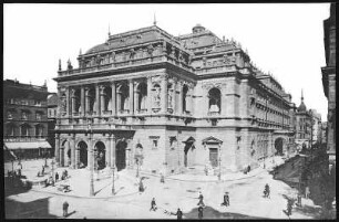 Budapest. Königliche Oper (1875-1884; Miklós Ybl)