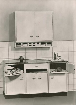 Küchenschrank der Fr. Poggenpohl KG