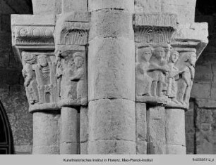 Figurenkapitell mit alttestamentarischen Szenen