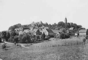 Augustusburg, Stadtansicht : Augustusburg. Stadt und Burg. Blick von Osten