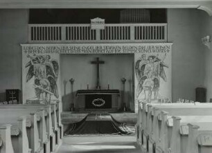 Pulsnitz. Sgraffito in der Michaeliskapelle : Pulsnitz. Altarraum der Michaeliskapelle mit Sgraffito von Hans Nadler (bezeichnet 1944)