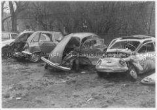 Verschrottete Autos (Sonderthema: Umweltschutz - Umweltzerstörung)