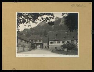 33, Blaubeuren. Im Klosterhof. (Nr. 3322).