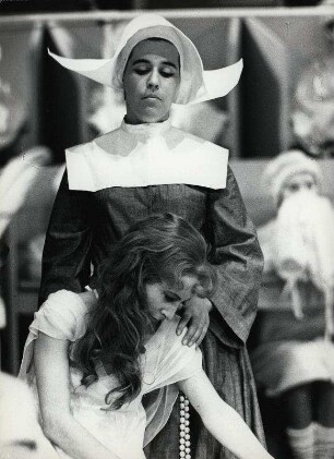 Die Verfolgung und Ermordung Jean Paul Marats - dargestellt durch die Schauspielgruppe des Hospizes zu Charenton unter Anleitung des Herrn de Sade