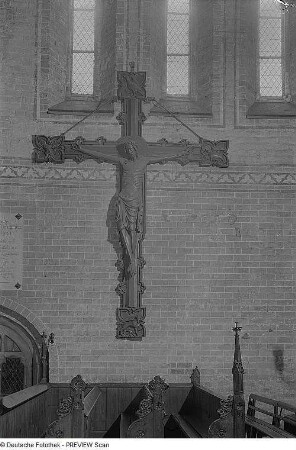 Kruzifix : Kruzifix. Holz, geschnitzt. (Niederdeutsch, um 1370). Güstrow: Dom