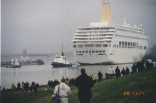 Überführung Kreuzfahrtschiff "Oriana" / Ems