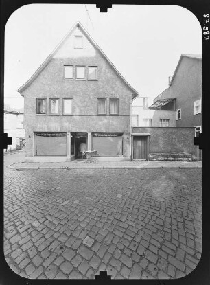 Schmalkalden, Stumpfelsgasse. Wohnhaus mit Laden. Straßenfront
