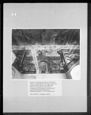 Deckenbild: Illusionistische Architektur einer Bibliothek mit Christus als Ursprung alles Wissens, den Evangelisten, den griechischen und lateinischen Kirchenvätern und den Tätigkeiten des Prämonstratenserordens