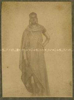Junge Massai-Frau