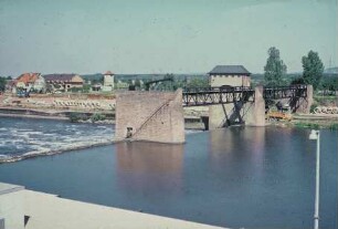 Altes Wehr der Staustufe Kleinostheim/Main