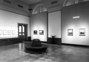 Carl Gustav Carus. Natur und Idee, eine Ausstellung der Staatlichen Kunstsammlungen Dresden und der Staatlichen Museen zu Berlin ; 26. Juni bis 20. September 2009 ; die Ausstellung des Kupferstich-Kabinetts und der Galerie Neue Meister der Staatlichen Kunstsammlungen Dresden findet an zwei Orten statt: Gemäldegalerie Alte Meister ..., Residenzschloss Dresden... Raumaufnahme in der Abteilung Italien