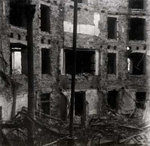 Zerstörungen Zweiter Weltkrieg. Badisches Staatstheater (Hoftheater) am Schlossplatz