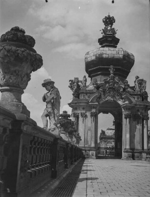 Dresden-Altstadt. Zwinger. Kronentor