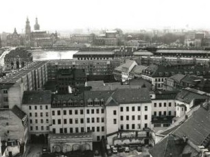 Dresden-Neustadt. Blick vom Turm der Dreikönigskirche über die Elbe nach Süd-Südwesten gegen die Altstadt