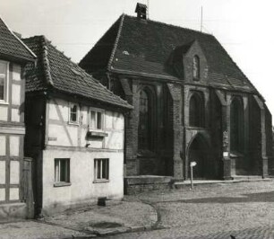 Salzkirche, ehemalige Heilig-Geist-Kirche : Seehausen (Altmark), Salzkirche, Ansicht von Südwesten, früher Kirche eines Hospitals, später Nutzung als Speicher bzw. auch Elektrizitätswerk