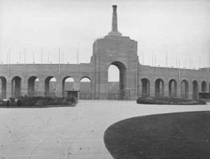 Olympiastadion : Haupteingang des Olympiastadions "Los Angeles Memorial Coliseum".