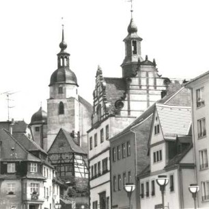 Colditz. Blick vom Markt zur Stadtkirche St. Egidien (daneben rechts das Rathaus)