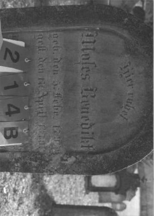Grabstein 214 (Index: 100009132) Zustand: Rückseite: kleines Stück abgebröckelt Maße HxBxT: 125x58x15 cm: Grabstein 214B