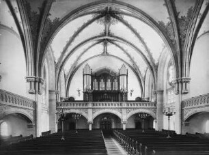 Dresden-Leuben, Himmelfahrtskirche. Inneres zur Eule-Orgel (1901) : Dresden-Leuben, Himmelfahrtskirche (1899-1901; K. E. Scherz). Inneres gegen Westempore mit zweimanualiger Orgel II/38 (1901; H. Eule)