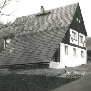Dresden-Cossebaude, Krumme Gasse 5. Hakenhof (1656). Giebelseite mit Schleppdach