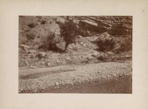 Fluss im Zagros-Gebirge : Ein Fluss in einem Tal des Zagros-Gebirge
