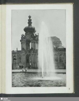 Das Kronentor vom Zwingerhof