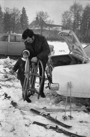 Später Wintereinbruch mit Schneefall