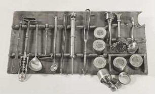 Werkzeugtisch des Kurfürsten Johann Georg I. : Technikgeschichte | Grundlagen der Technik, Wissenschaft und Kultur | Mess- und Regeltechnik | Gewichtsmaße, Waagen